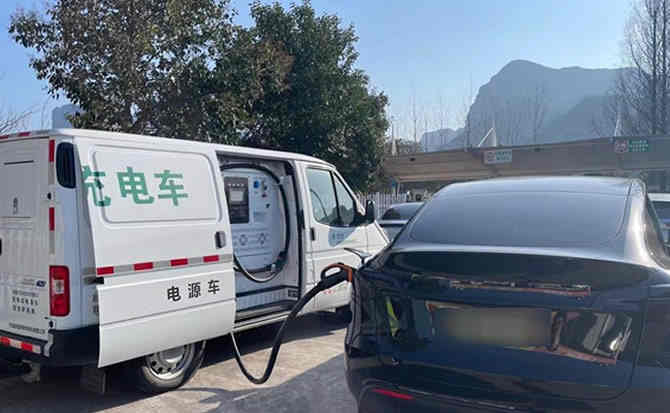 城西区汽车搭电